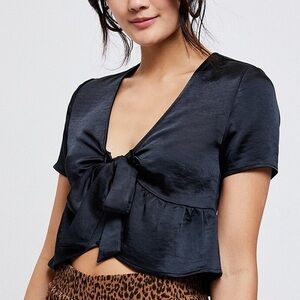KENDAL & KYLIE Cropped Top
